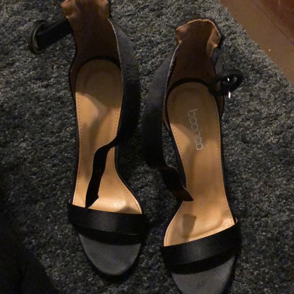 Black strapped boohoo heels